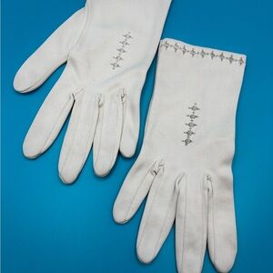 Antique Satin Embroidered Ladies Gloves